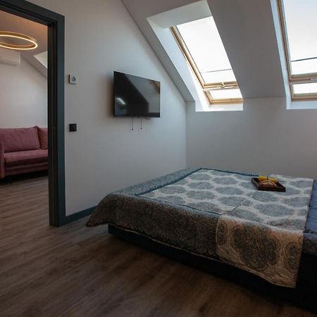 M8 Stylish One-Bedroom Apartment Каунас Экстерьер фото